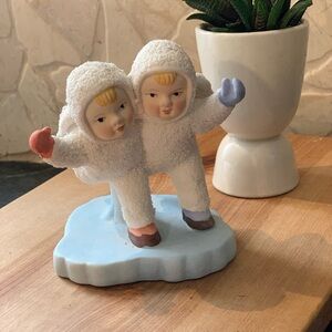 SNOW BABIES | 2 Children Ice Skating